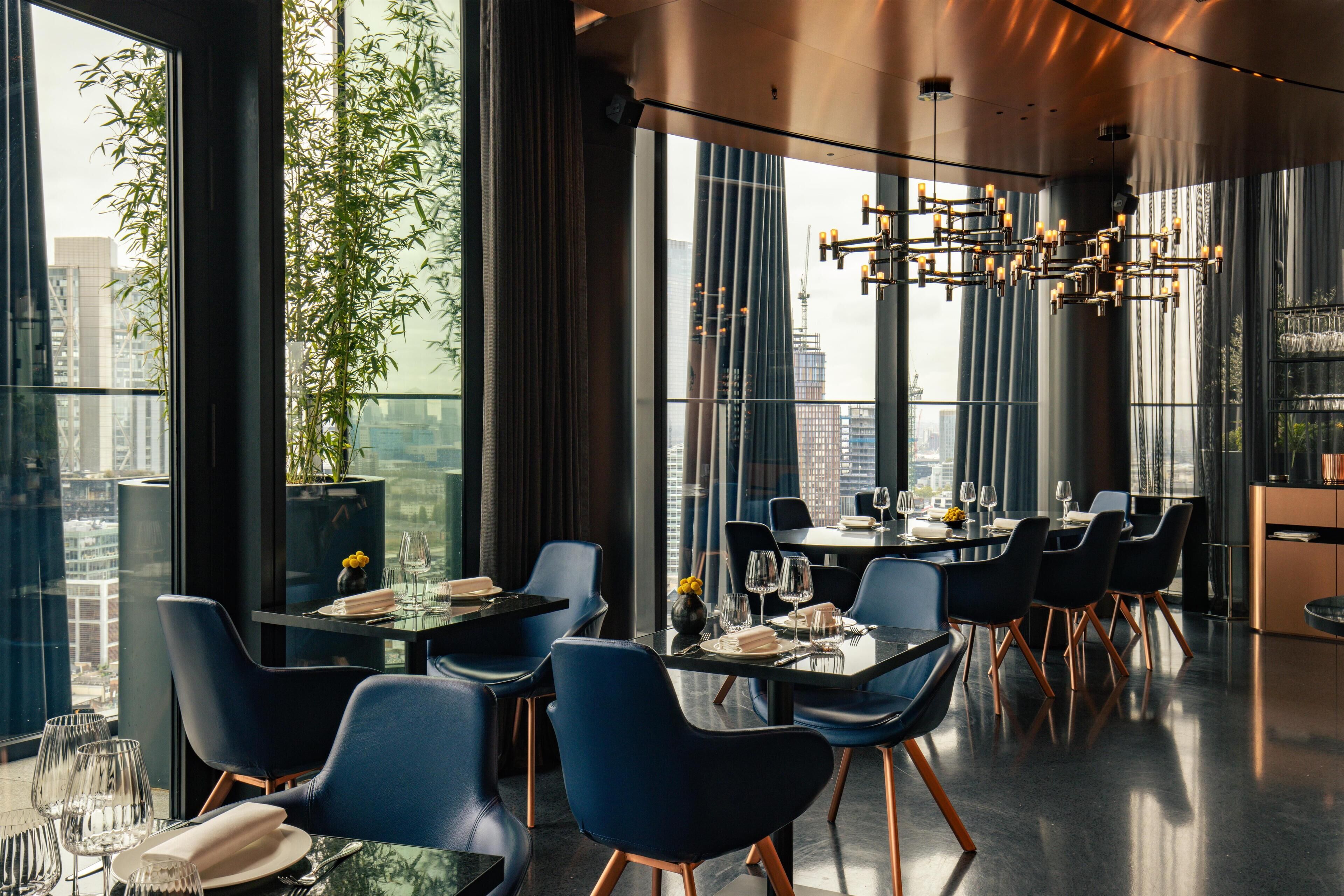 2 restaurants; breakfast, lunch, dinner and brunch served 