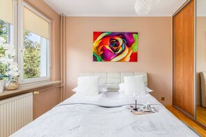 1 habitación, tabla de planchar con plancha, wifi y ropa de cama 