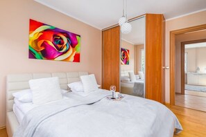 1 bedroom, iron/ironing board, WiFi, bed sheets - Sunny Apartment in the Center | Pet Friendly (Kolobrzeg)