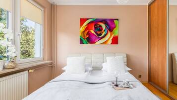 1 habitación, tabla de planchar con plancha, wifi y ropa de cama