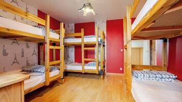 7 makuuhuonetta, vauvan matkasÀnky, Wi-Fi