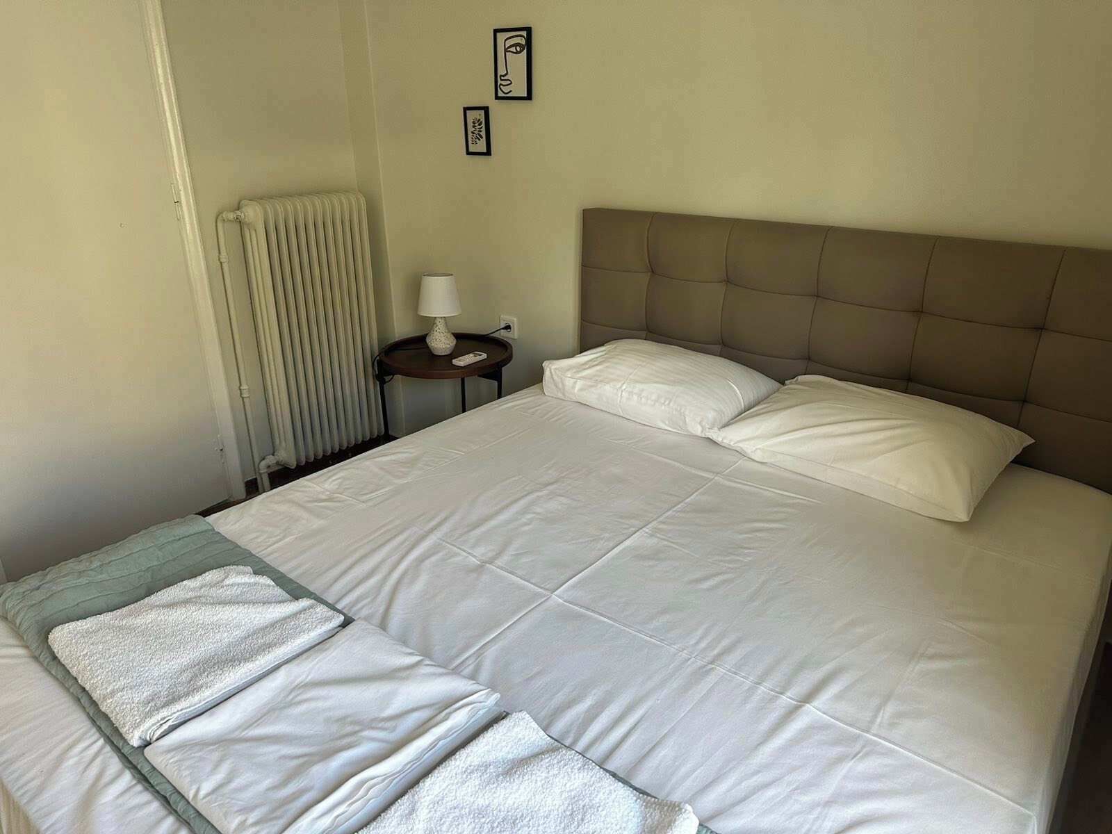 2 dormitorios, tabla de planchar con plancha, wifi y ropa de cama