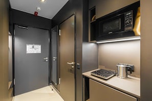 1 bedroom, in-room safe, desk, laptop workspace