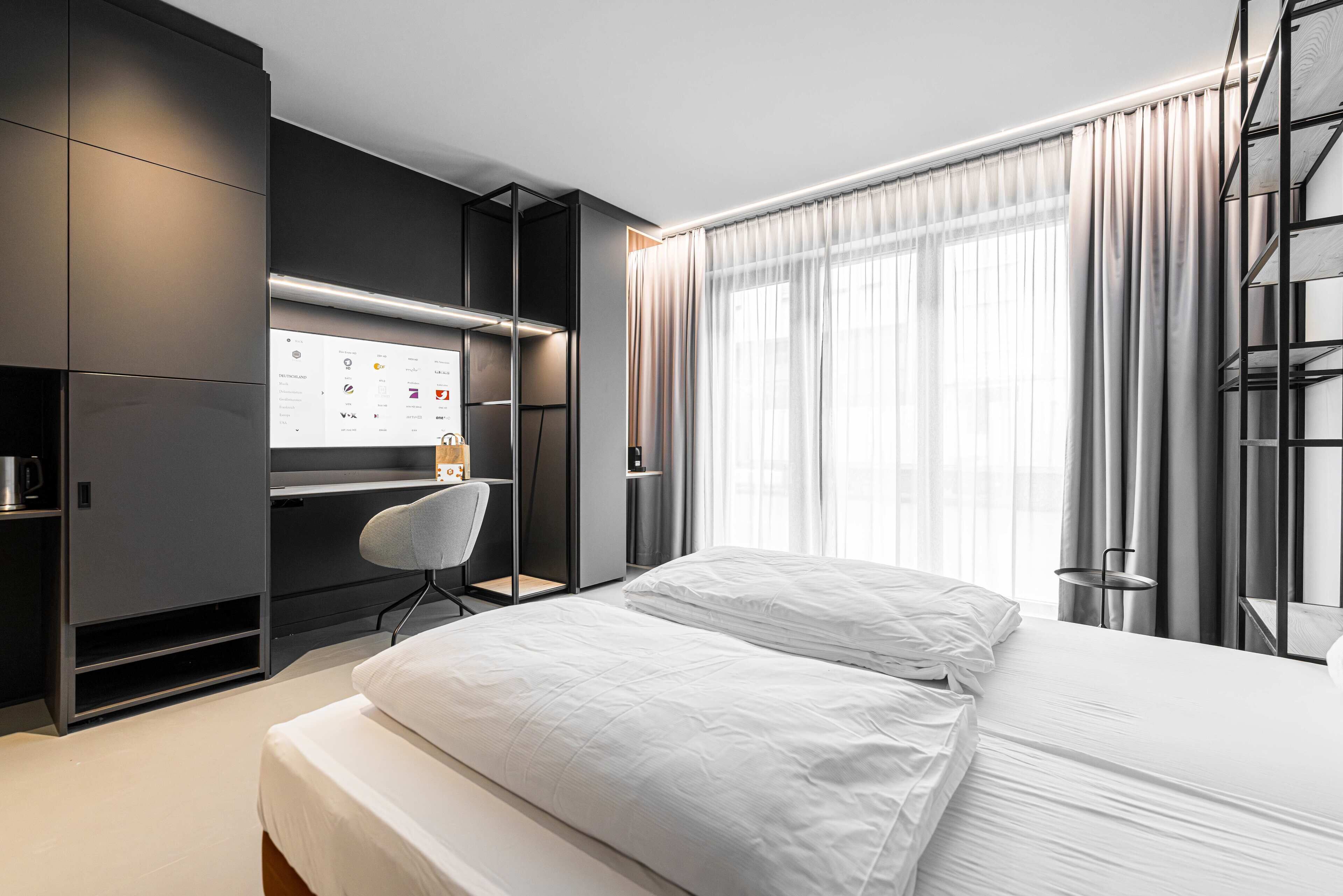 Basic Double Room | In-room safe, desk, laptop workspace, blackout drapes