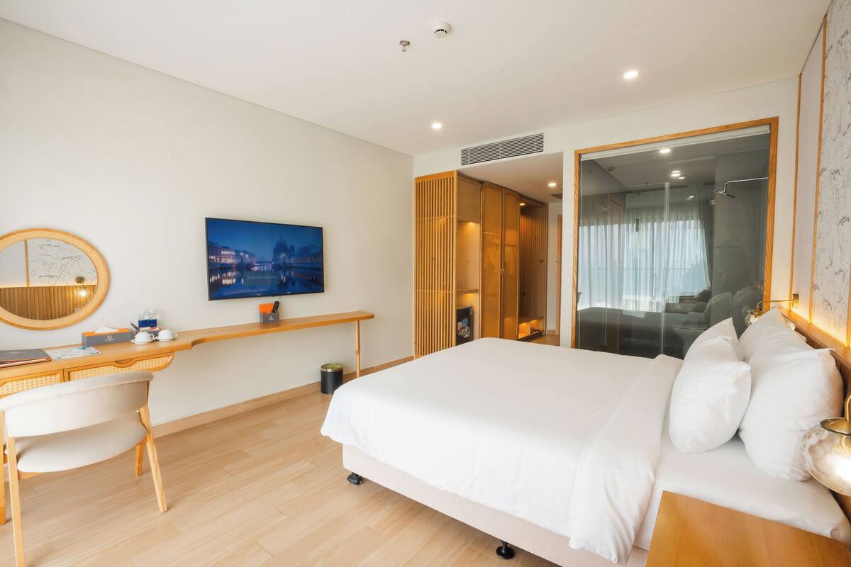 ห้องพรีเมียร์ดับเบิลหรือทวิน | เครื่องนอนระดับพรีเมียม, มินิบาร์, ตู้นิรภัยในห้องพัก, โต๊ะทำงาน