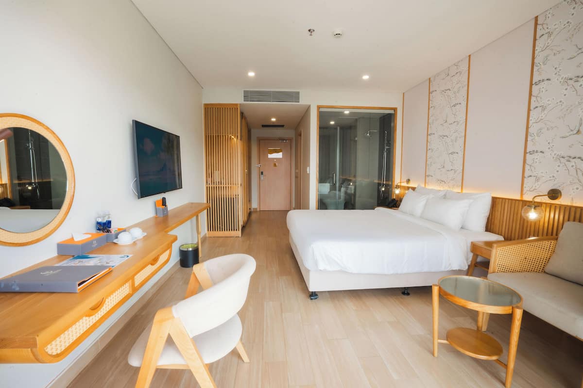 ห้องดีลักซ์ดับเบิลหรือทวิน | เครื่ องนอนระดับพรีเมียม, มินิบาร์, ตู้นิรภัยในห้องพัก, โต๊ะทำงาน