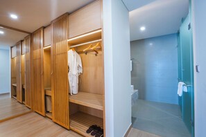 Suite | Premium bedding, minibar, in-room safe, desk