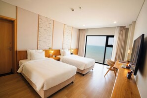 Premium bedding, minibar, in-room safe, desk - Seabird Hotel Thien Cam (Cam Xuyen)