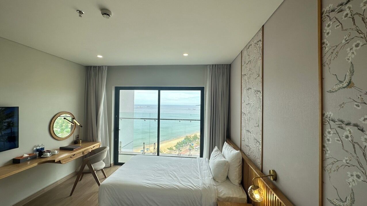 Kahden hengen premier-huone (yksi tai kaksi sänkyä) | Ylelliset vuodevaatteet, minibaari, tallelokero huoneessa, työpöytä