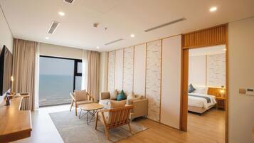 Suite | 1 bedroom, premium bedding, minibar, in-room safe