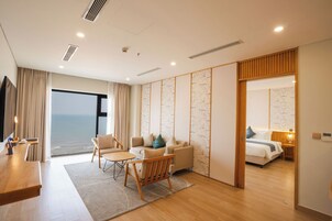 套房 | 高档床上用品、迷你吧、客房内保险箱、办公桌