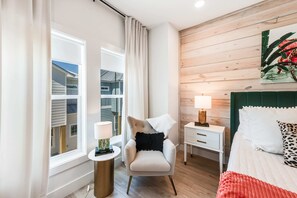 4 Schlafzimmer, Bügeleisen/Bügelbrett, Reisekinderbett, WLAN