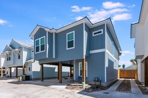 Exterior - Cuban Breeze (Port Aransas)