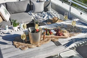Outdoor dining - Soul on Sunshine - Divine Sunshine Beach villa (Sunshine Beach)