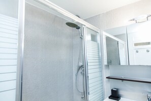 Apartment | Bathroom | Towels