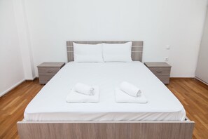 Appartement | 2 chambres, bureau, fer et planche à repasser
