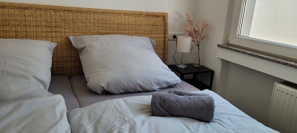 1 bedroom, desk, WiFi - Berg Messe EG, 2,5 Zimmer, Homeoffice, W-lan (Bergisch Gladbach)