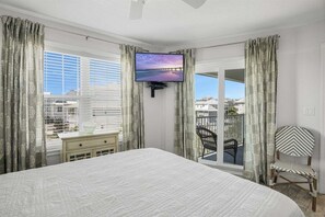 3 bedrooms, iron/ironing board, WiFi, bed sheets - Walk to the beach - Community Pool/Seasonally Heated - `Beachin` it with the Browns` (Santa Rosa Beach)