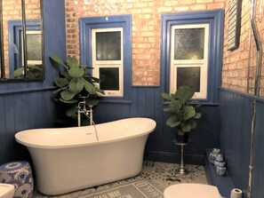 Hair dryer - Beautiful winter home with year round heated pool (Roby)
