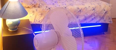 2 Schlafzimmer, Schreibtisch, Bügeleisen/Bügelbrett, kostenloses WLAN