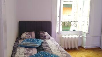 2 habitaciones, escritorio, tabla de planchar con plancha y wifi gratis