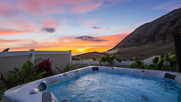 Tina de hidromasaje al aire libre