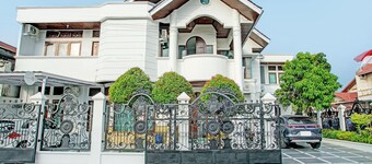 Capital O 92990 Nena Kostel Syariah