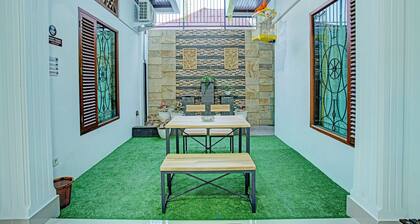 Capital O 92990 Nena Kostel Syariah