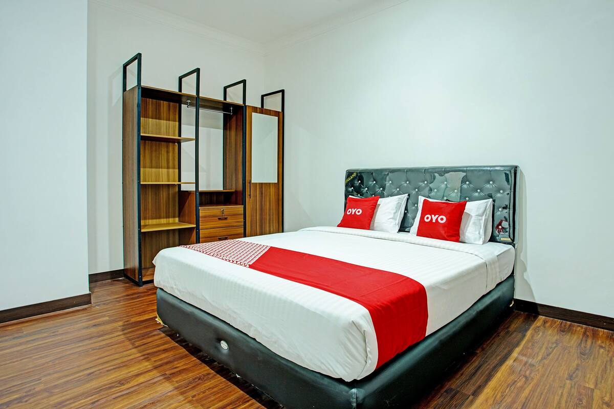 Kamar Double Deluks | Meja kerja, ruang kerja ramah laptop, Wi-Fi gratis, dan seprai linen