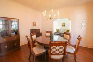 Dining - Downtown Riverside Oasis: Deck, Hot Tub & More! (Natchitoches)