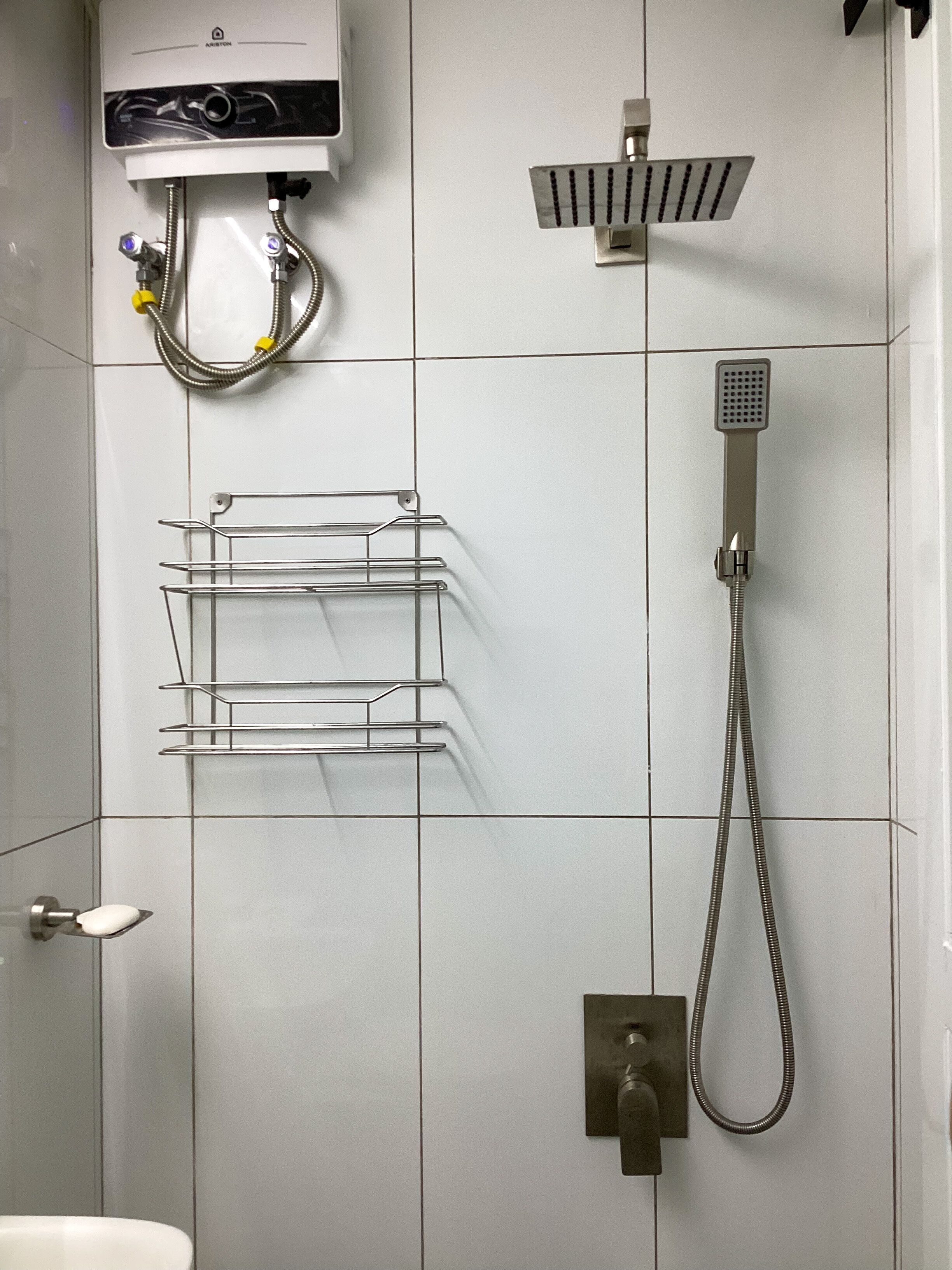 Dusj, hårføner, bidé og håndklær