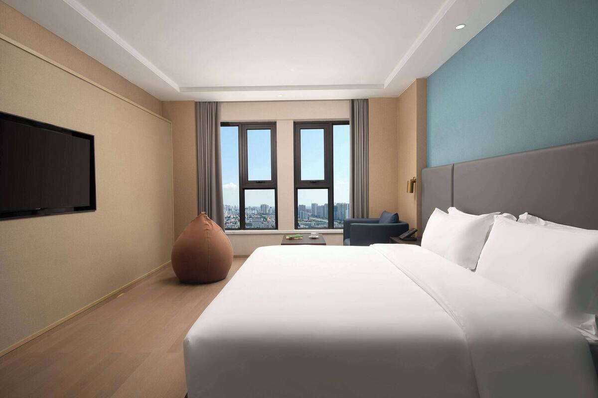 Executive Suite, 1 King Bed, Non Smoking