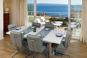 Dining - Villa Anadea (Okrug Gornji)
