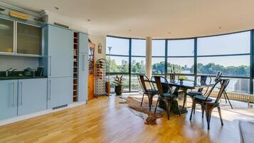 Apartment, Multiple Beds | Dining