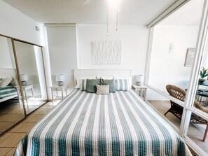 Desk, free WiFi, bed sheets