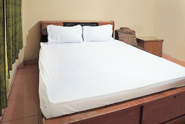 Deluxe Double Room | Free WiFi, bed sheets