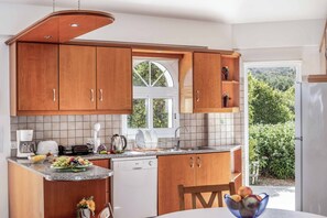 Villa (3 Bedrooms) | Interior - Villa Chara Mari (Neo Chorio)