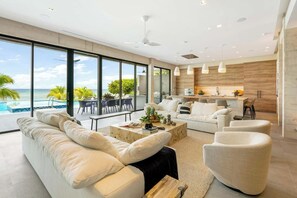 Televisor intel·ligent i estèreo 