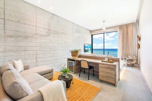 Smart TV, stereo - Bella Rocca: Ultra-Luxe Estate w/Pool and Spa, Sunken Fire Pit and Designer Interiors (Grand Cayman)