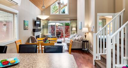 Fully-equipped near Rathtrevor Beach!