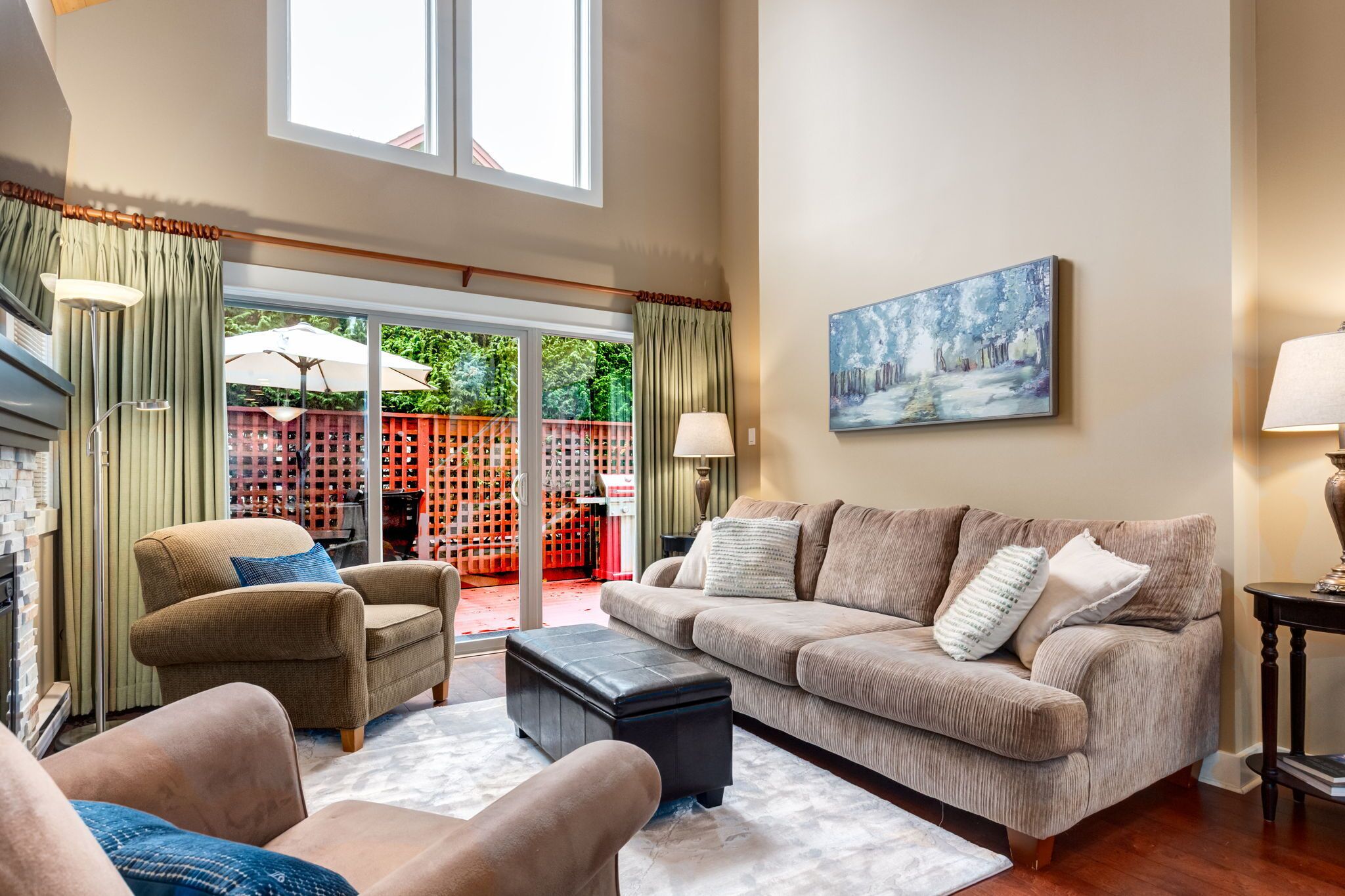 Téléviseur connecté, foyer, livres