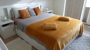 3 chambres, coffres-forts dans les chambres, bureau