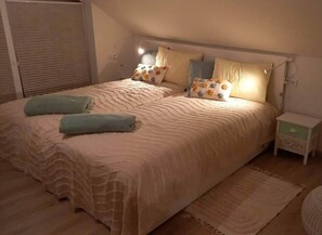 3 bedrooms, in-room safe, desk, iron/ironing board - Cerise au Bord de la mer / Cherry by the sea (Palanga)