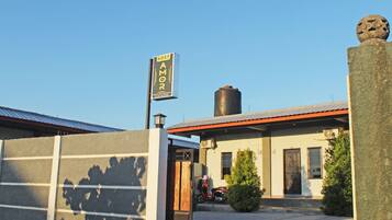 واجهة المنشأة