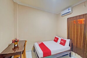 Deluxe Double Room - Hotel O Amor Kost (Kupang)