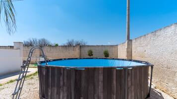 Piscine extérieure (ouverte en saison)