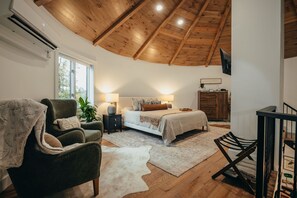 1 bedroom, in-room safe, desk, iron/ironing board