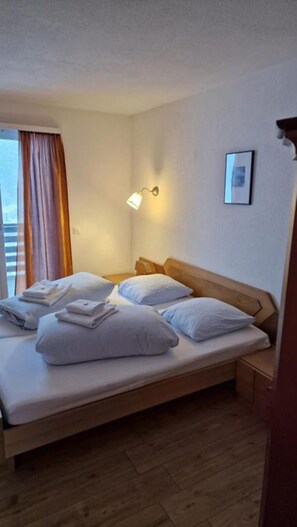 Individually decorated, free WiFi, bed sheets - Malixerhof (Churwalden)