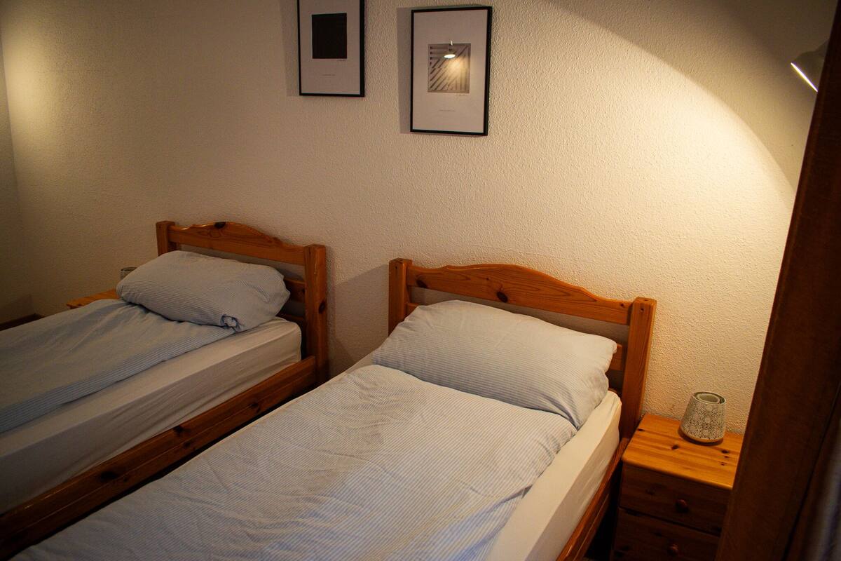 Premium Twin Room, 2 Single Beds | Individually decorated, free WiFi, bed sheets