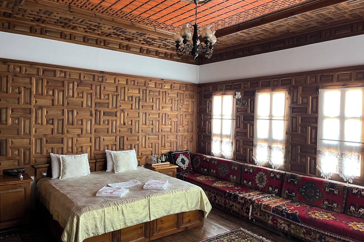 Superior Room | Desk, laptop workspace, WiFi (free), individually decorated